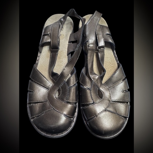 CLARKS Bendables gold Leather SlingBack Closed Toe Sandals 7.5N ws 18 - Picture 1 of 4